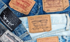 Vì sao quần jeans luôn có một miếng da sau cạp quần?