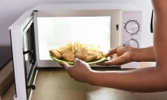 Loại thực phẩm không nên hâm nóng trong lò vi sóng 