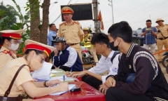 Thái Nguyên: CSGT ra quân tuyên truyền, xử lý nghiêm các trường hợp học sinh vi phạm giao thông