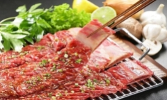 Vì sao không nên ướp thịt bò với muối?