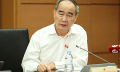 Đề xuất tăng tuổi nghỉ hưu, chuyển từ lương tối thiểu sang lương đủ nuôi 2 con