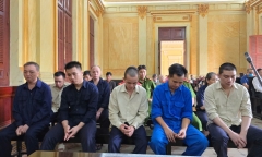 Kẻ cầm đầu và nhóm sản xuất hàng loạt thuốc kháng sinh bằng bột năng lĩnh án