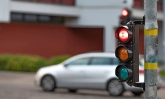 Xe ô tô vượt đèn đỏ phạt bao nhiêu theo quy định?
