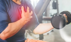 Huấn luyện viên thể hình khó thở đi khám phát hiện căn bệnh