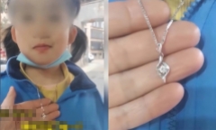 Clip: Người phụ nữ bất ngờ trèo ra cửa sổ căn hộ, hàng xóm hoang mang tột độ