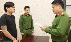 Khởi tố đối tượng khống chế nam thanh niên cướp tài sản lúc nửa đêm