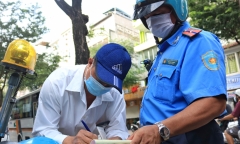 Thanh tra giao thông có được dừng xe và kiểm tra giấy tờ