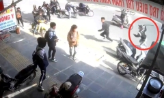 Khởi tố nam thanh niên dùng “hàng nóng” chém người trước cổng trường học