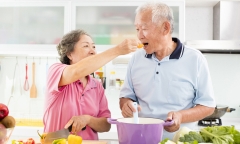 Có phải ăn càng ít thì sống càng lâu?