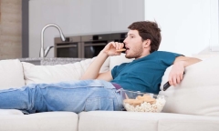 Những thói xấu khiến xương rỗng như tổ ong, dễ gãy khi bạn già đi
