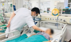 Tiêm khớp vai tại phòng khám tư nhân, người phụ nữ sốc nhiễm khuẩn nặng