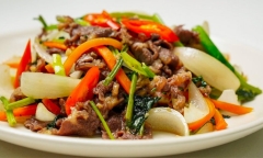 Cách làm bò xào cần tây không những ngon mà còn tốt cho gan