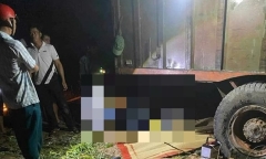 Vụ trú mưa dưới gầm máy cày, 2 người bị cán chết: Lấy lời khai chủ phương tiện, ai khởi động máy?