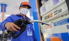 Giá xăng có thể giảm còn bao nhiêu trong kỳ điều hành ngày mai (25/4)?