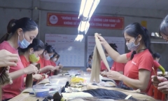 Video: Báo Mỹ làm phóng sự về nghề mua bán tóc ở Việt Nam