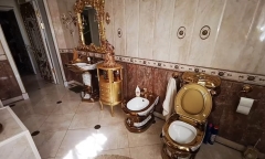 Bên trong biệt thự của sỹ quan Nga mới bị bắt giữ: Bồn cầu bằng vàng nguyên khối, phòng nào cũng toát lên vẻ xa xỉ