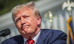 Cựu Tổng thống Mỹ Donald Trump liên tục phải nộp tiền phạt vì vạ miệng