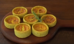 Chiêu đãi con nhỏ bằng món bánh trứng khoai lang nướng thơm ngon, lạ miệng