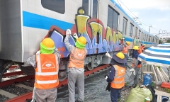 Vụ vẽ bậy lên thân tàu Metro số 1: Tiếp tục truy tìm lai lịch thủ phạm còn lại