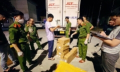 Phát hiện hơn 1.000 chai mỹ phẩm ngoại không rõ nguồn gốc