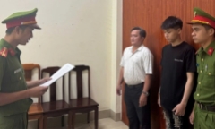 Khởi tố thanh niên dương tính ma túy, lao xe vào chốt kiểm soát ở Huế