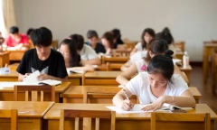 Nam sinh ở Trung Quốc mất suất trường công mơ ước vì bạn lén đổi nguyện vọng để... trả thù