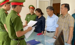 Khởi tố bắt tạm giam 3 nguyên Trưởng phòng giáo dục về tội 