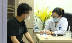 Giã nhỏ kiến ba khoang đắp vào người chữa ngứa, nam thanh niên nhập viện cấp cứu