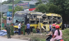 Vụ lật xe khách ở Hà Tĩnh, 10 người tử vong: Khởi tố vụ án, tạm giữ tài xế