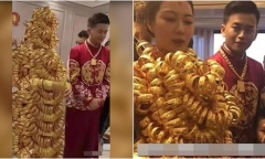 Xôn xao hình ảnh cô dâu đeo vàng phủ kín từ đầu đến chân, không nhìn thấy đường đi