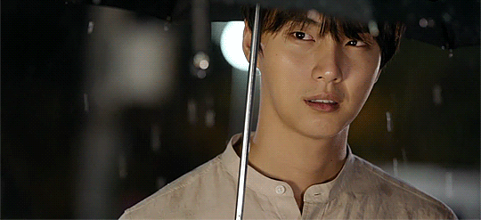 Sao phim Vua Bánh Mì Yoon Shi Yoon một mình