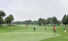 Từ 12h hôm nay, Hà Nội dừng hoạt động sân golf