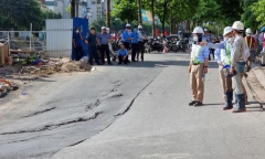 Tin thời sự mới nóng nhất 15/6: Đường ven sông Tô Lịch bất ngờ sụt sâu 1m
