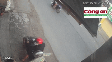 Vụ nữ sinh bị giật điện thoại gần 30 triệu khi đứng soi gương: Hé lộ thông tin bất ngờ