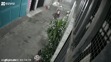 Ngủ dậy, 5 sinh viên tá hỏa phát hiện mất sạch tài sản 200 triệu: Camera thu hình ảnh gì?