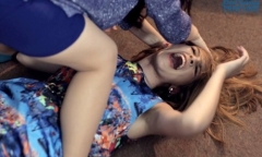 Trương Phương đánh Andrea tới tấp vì ghen tuông