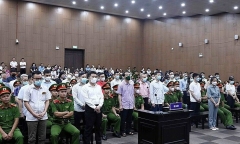 Tạm dừng phiên tòa xét xử vụ án 