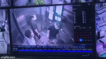 Vụ thanh niên liên tục khạc nhổ, dùng khẩu trang lau miệng trong thang máy: Camera thu hình ảnh gì?