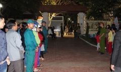 Người dân Đà Nẵng khóc thương ông Nguyễn Bá Thanh giữa đêm