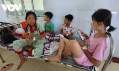 Hậu Giang: Hơn 50 học sinh tiểu học phải nhập viện nghi do ngộ độc thực phẩm