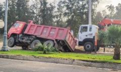 Tin tức tai nạn giao thông mới nhất ngày 12/3: Ô tô va chạm với xe máy, hai người bị thương