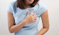 Người phụ nữ mắc ung thư phổi, bác sĩ nhắc nhở 7 nguyên nhân tưởng lạ mà quen