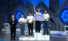 Chiến thắng nghẹt thở ở giây phút cuối, nữ sinh Hà Nội xuất sắc giành vòng nguyệt quế Olympia