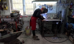 Phụ nữ Ukraine phá bỏ chuẩn mực giới tính để phục vụ đất nước