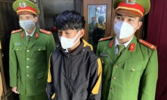 Vụ thiếu niên 18 tuổi đâm 2 người trọng thương: Nghi phạm khai gì?
