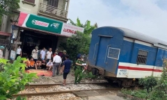 Tin tức tai nạn giao thông mới nhất ngày 26/5: Người đàn ông tử vong sau va chạm với tàu hỏa