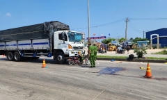 Ô tô tải tông xe đạp điện, 2 nữ sinh thương vong trên quốc lộ 1