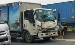 3 ô tô tông liên hoàn khiến cầu Thanh Trì ùn tắc giữa trưa