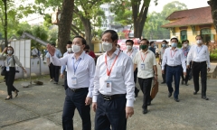Bộ trưởng bộ GD&ĐT, Phó Chủ tịch TP Hà Nội trực tiếp kiểm tra điểm thi tốt nghiệp THPT