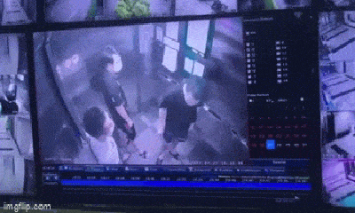Thanh niên liên tục khạc nhổ, dùng khẩu trang lau miệng trong thang máy chung cư khai gì?